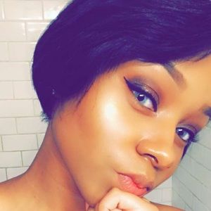 Meet your Posher, Brook